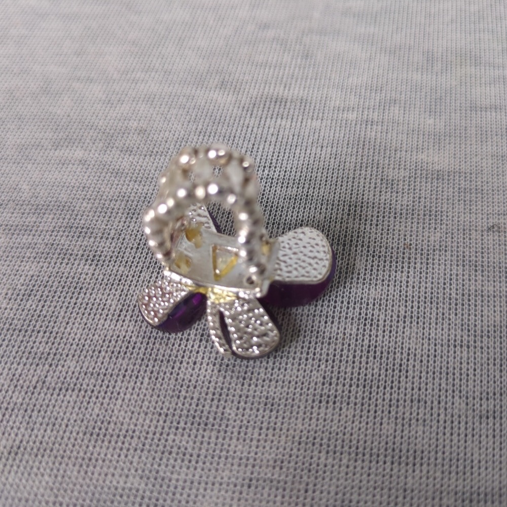 Lot of Earrings, Pin and Ring - Picture 9 of 9